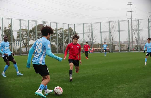 世界赛队伍-连沪虽好 大连不卖马里奥 申花不租土炮！跟海港成交 B队1-1宁波