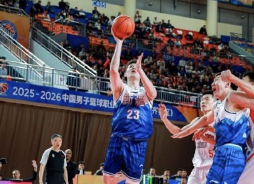 英雄联盟世界赛 视频-阿不都沙拉木：跟门内加配合很舒服；我们要学会聪明地犯规